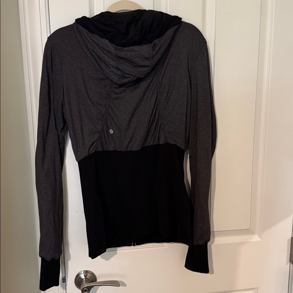 Lululemon Dance Studio jacket, reservable, size 12, black and gray. - Picture 8 of 9